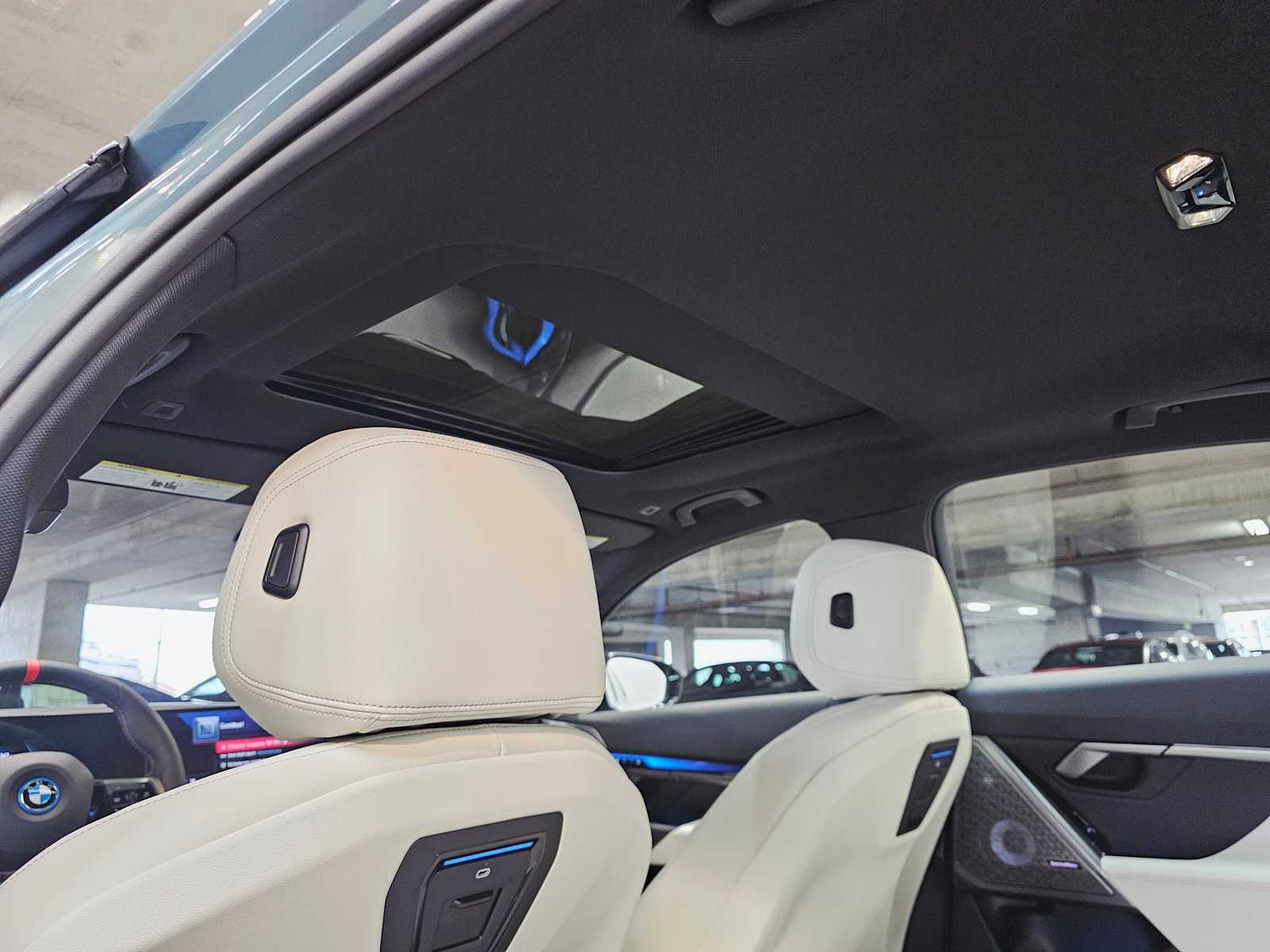 Thumbnail: 2025 BMW i5 - 26