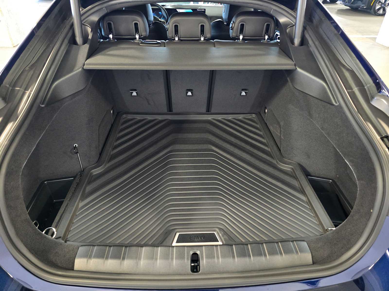 Thumbnail: 2026 BMW i4 - 35