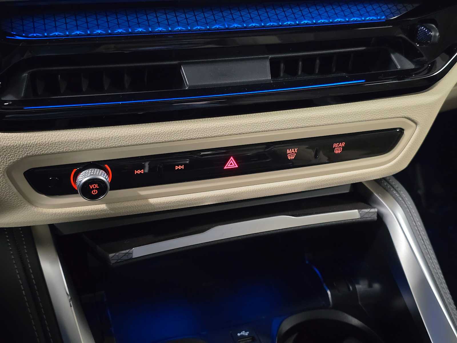 Thumbnail: 2025 BMW i4 - 16