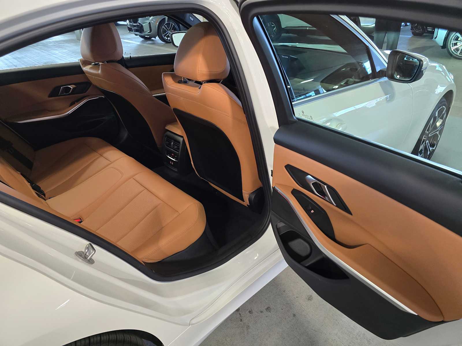 Thumbnail: 2025 BMW 3 Series - 32