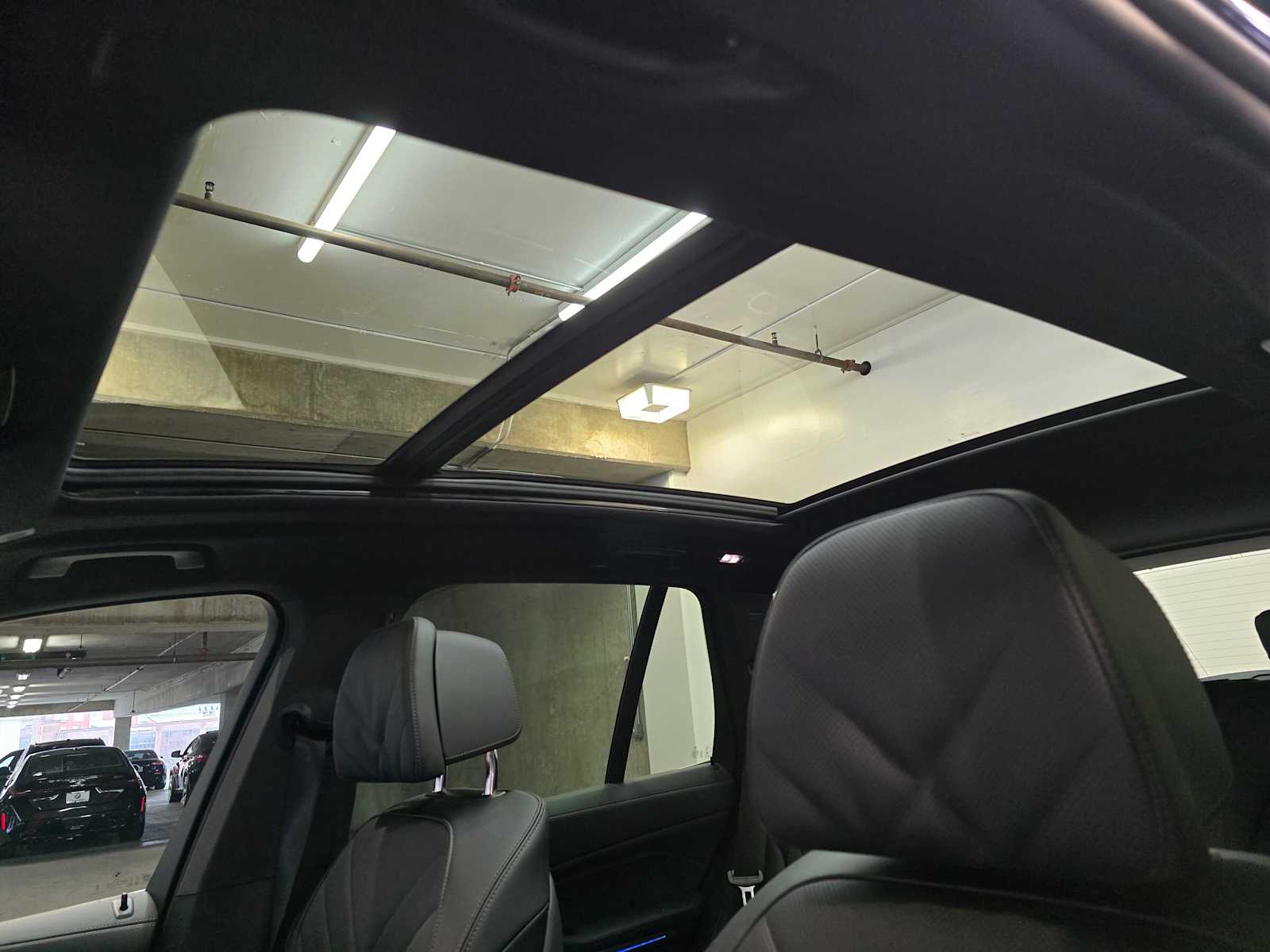 Thumbnail: 2026 BMW X5 - 25