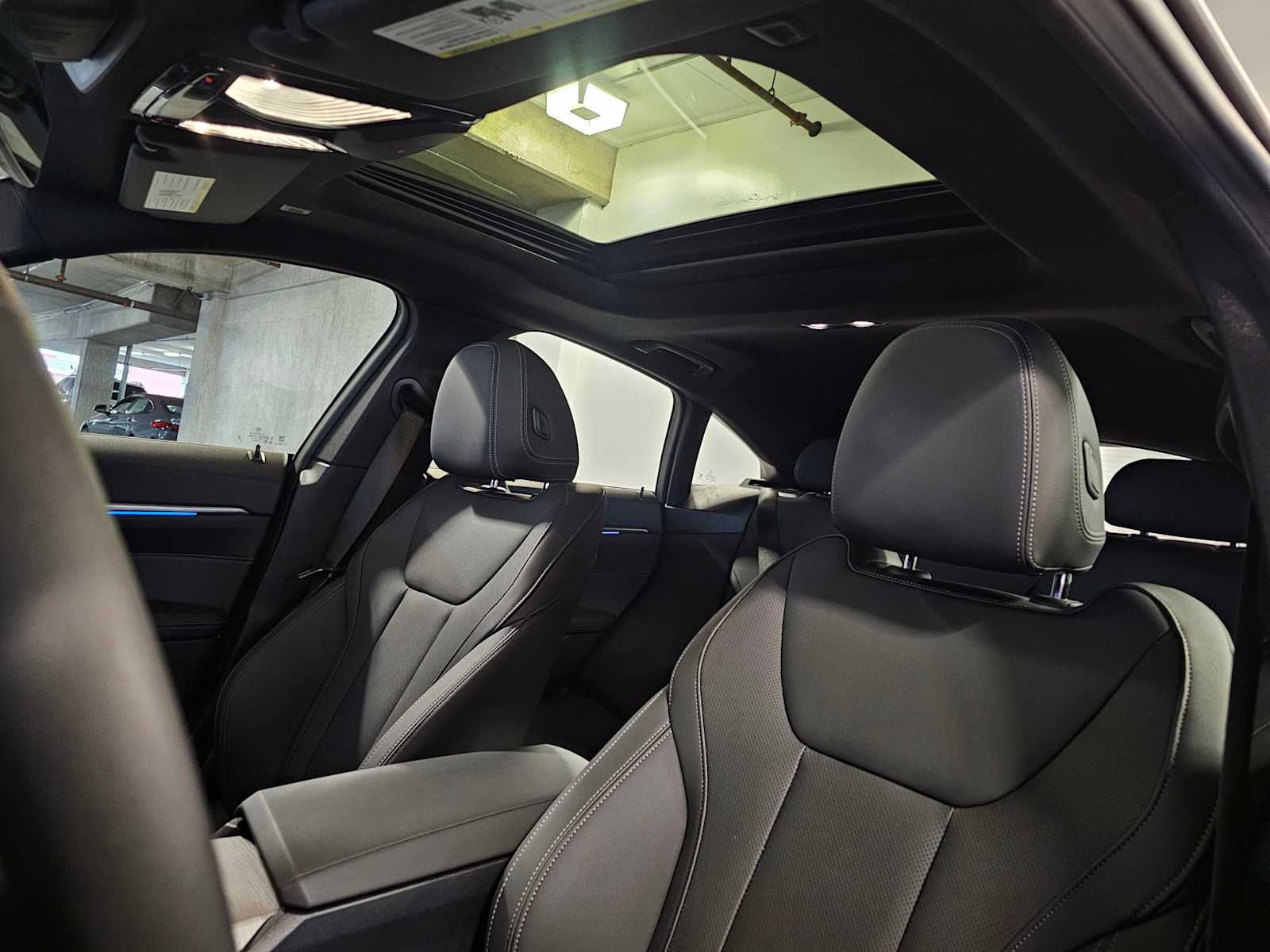 Thumbnail: 2025 BMW i4 - 34