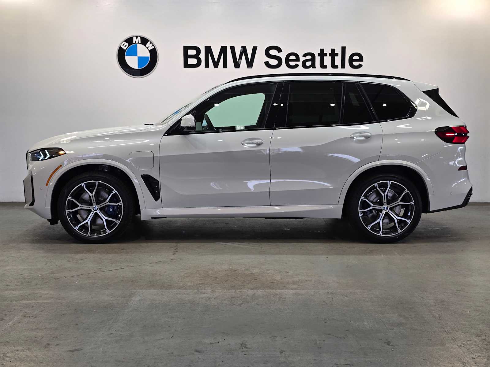 Thumbnail: 2026 BMW X5 - 3