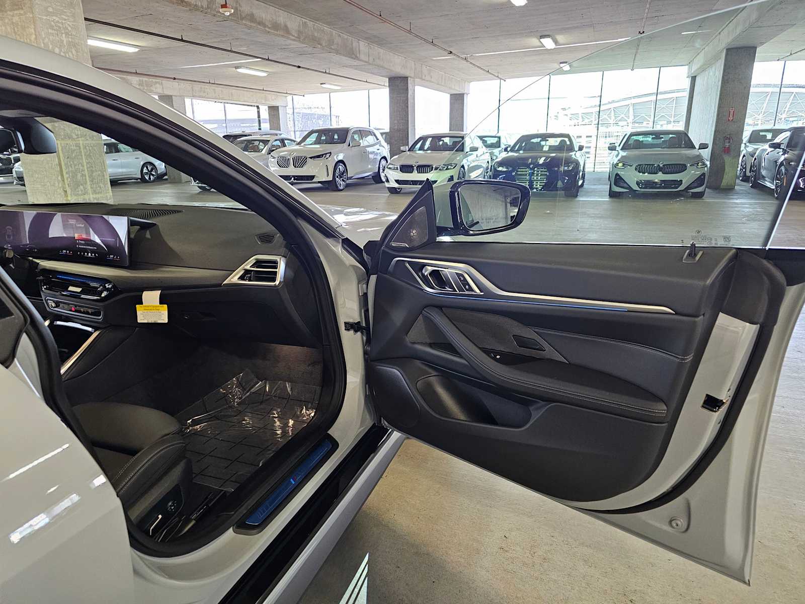 Thumbnail: 2026 BMW i4 - 39