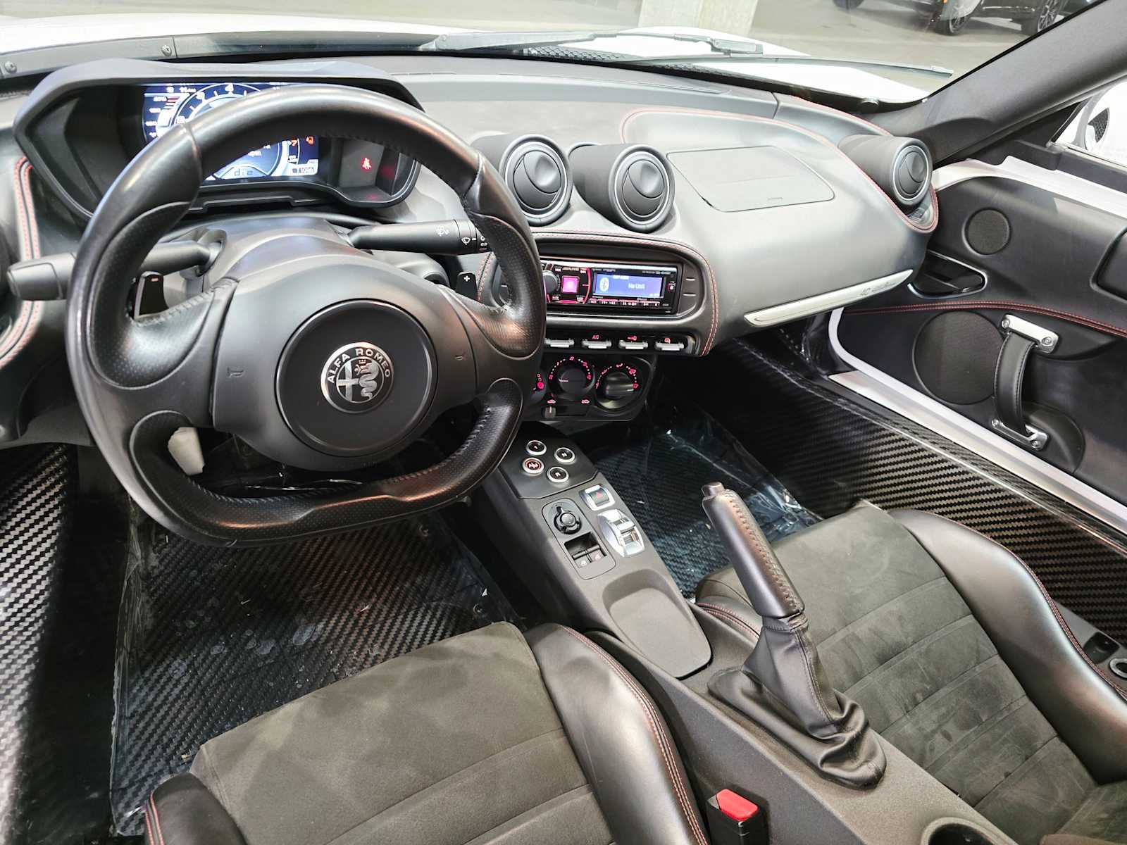 Thumbnail: 2018 Alfa Romeo 4C - 10