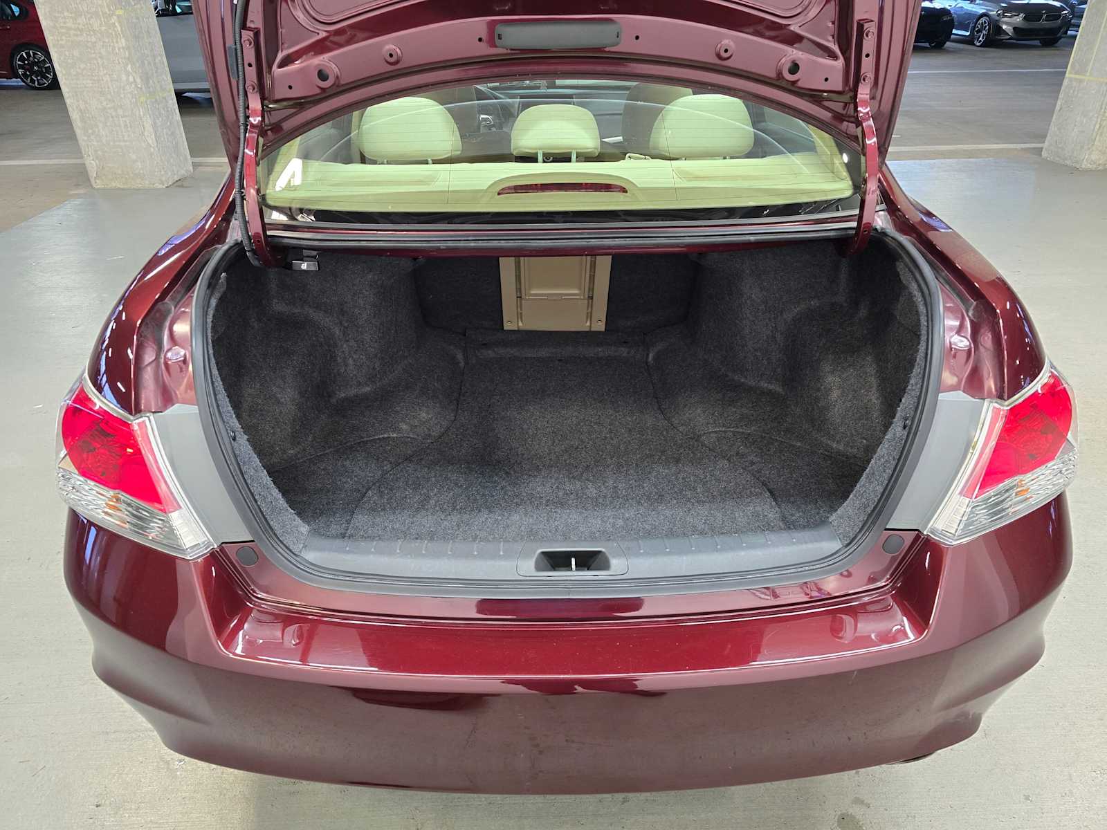 Thumbnail: 2011 Honda Accord - 31