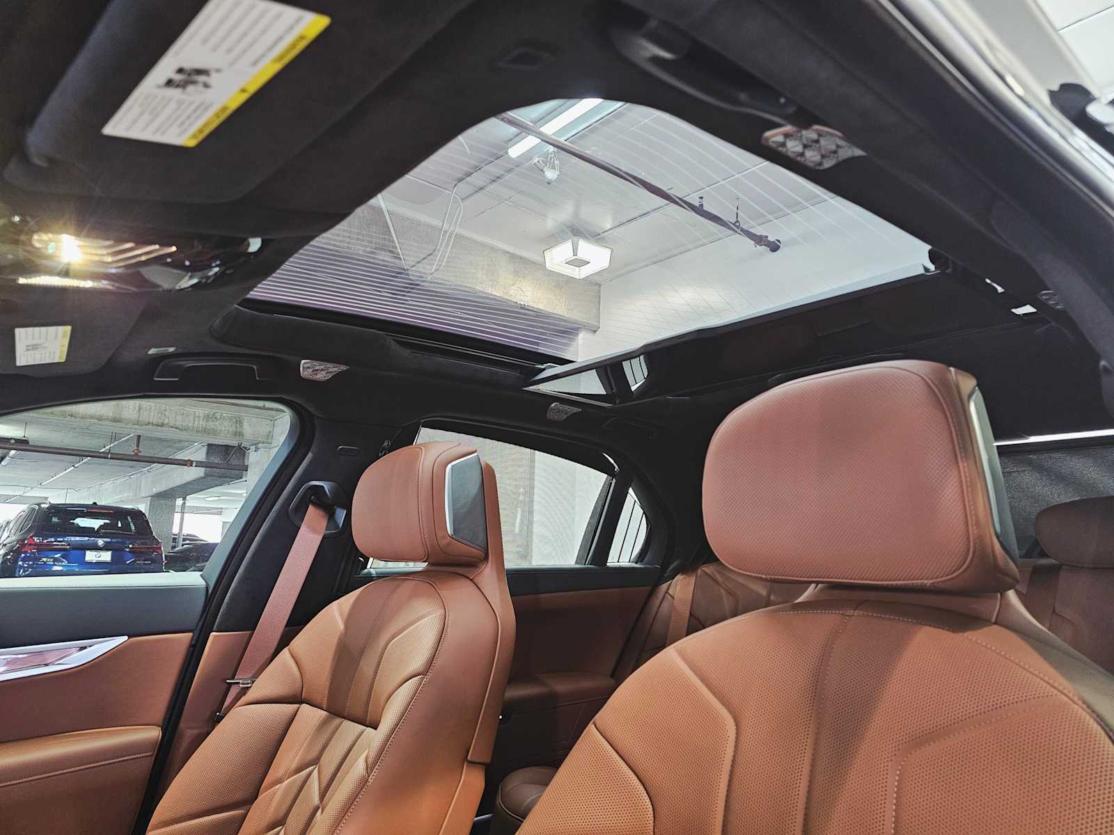 Thumbnail: 2026 BMW 7 Series - 24