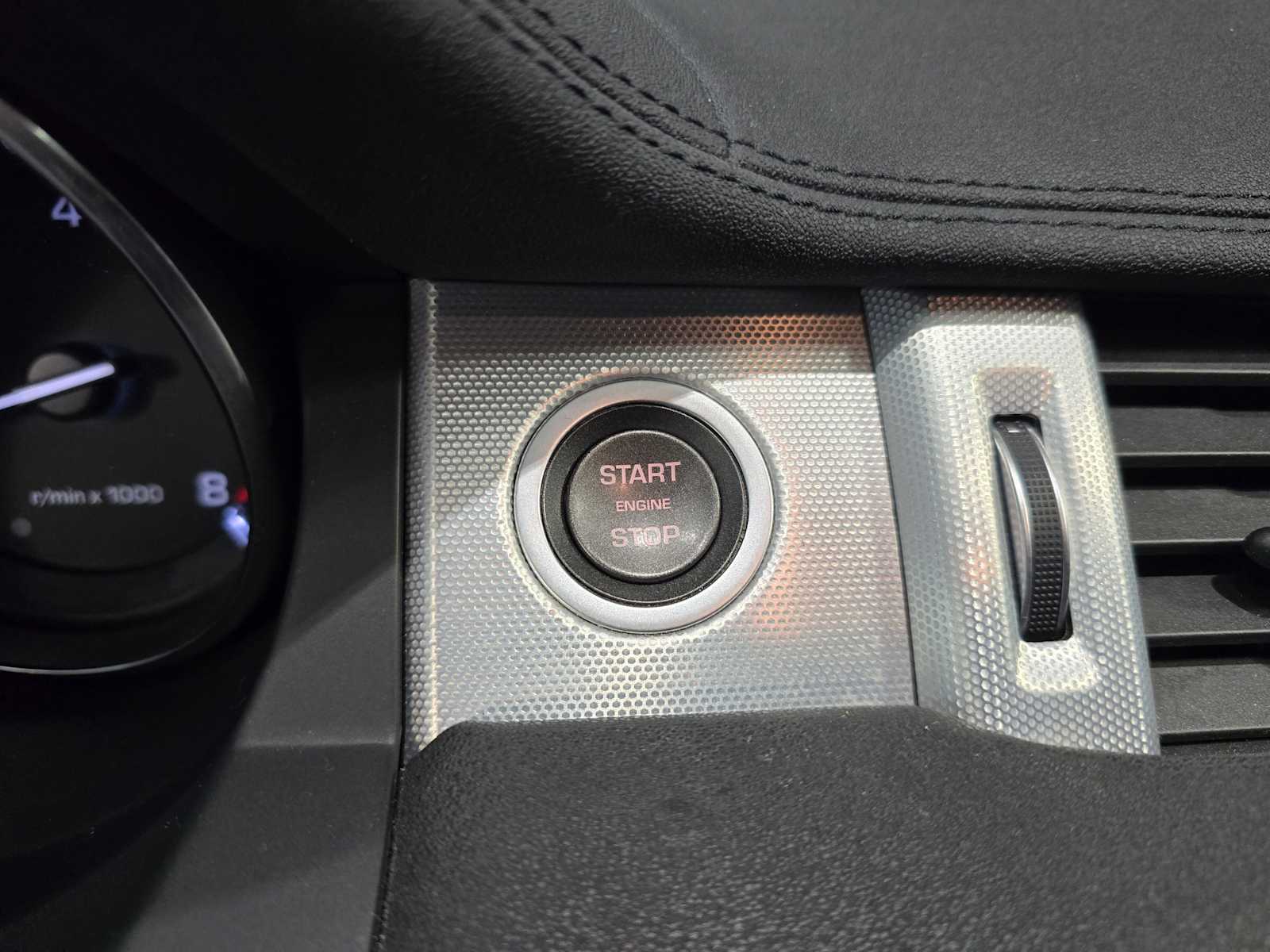 Thumbnail: 2012 Land Rover Range Rover Evoque - 21