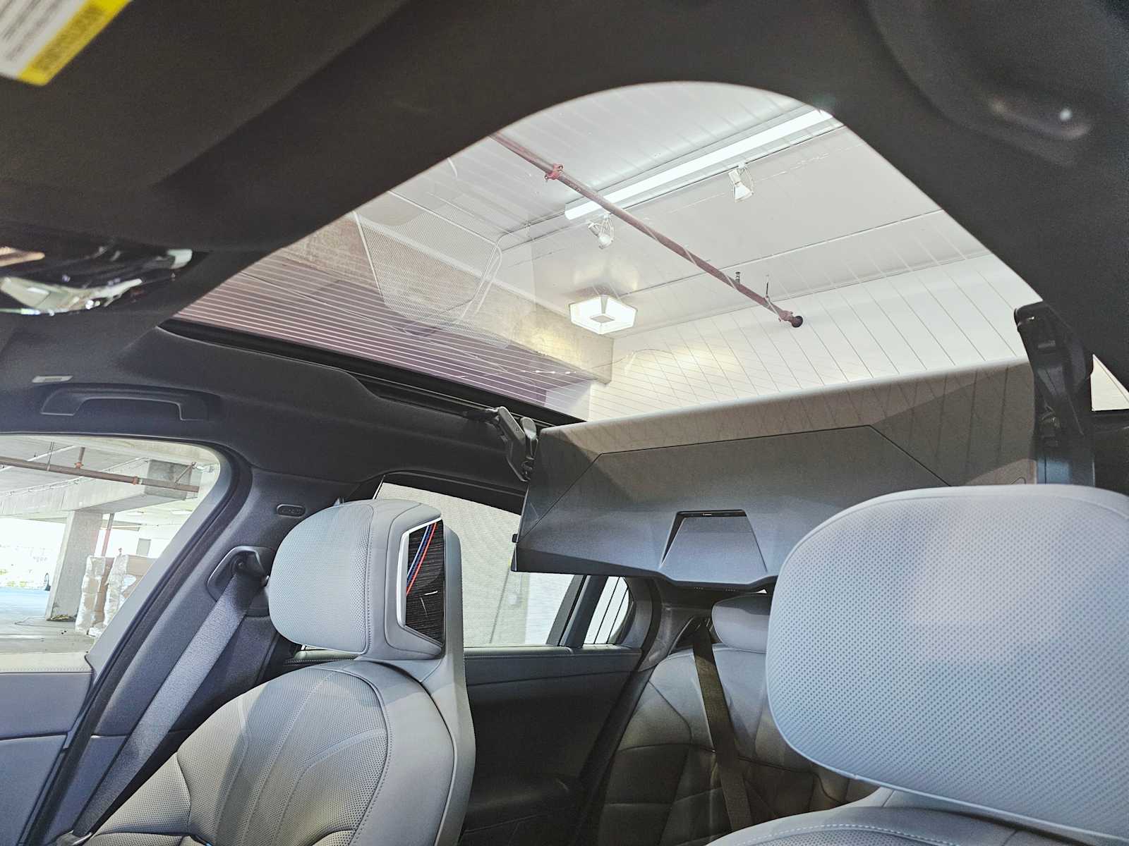 Thumbnail: 2025 BMW 7 Series - 24