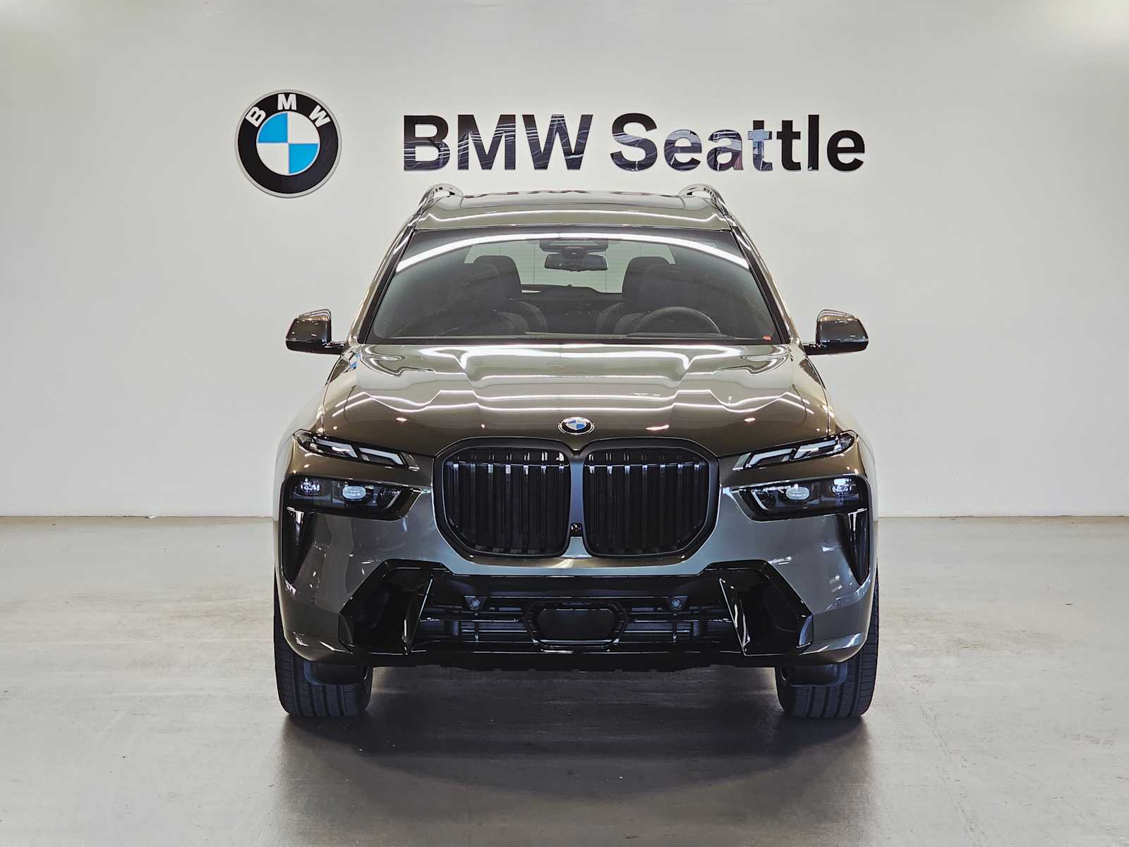 Thumbnail: 2026 BMW X7 - 6