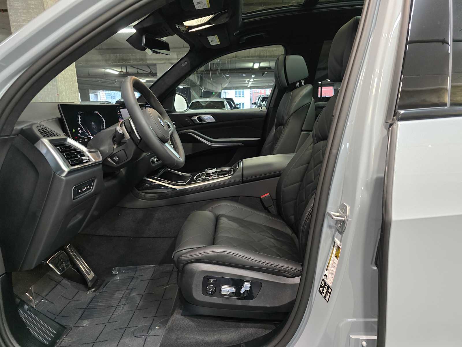 Thumbnail: 2026 BMW X7 - 24