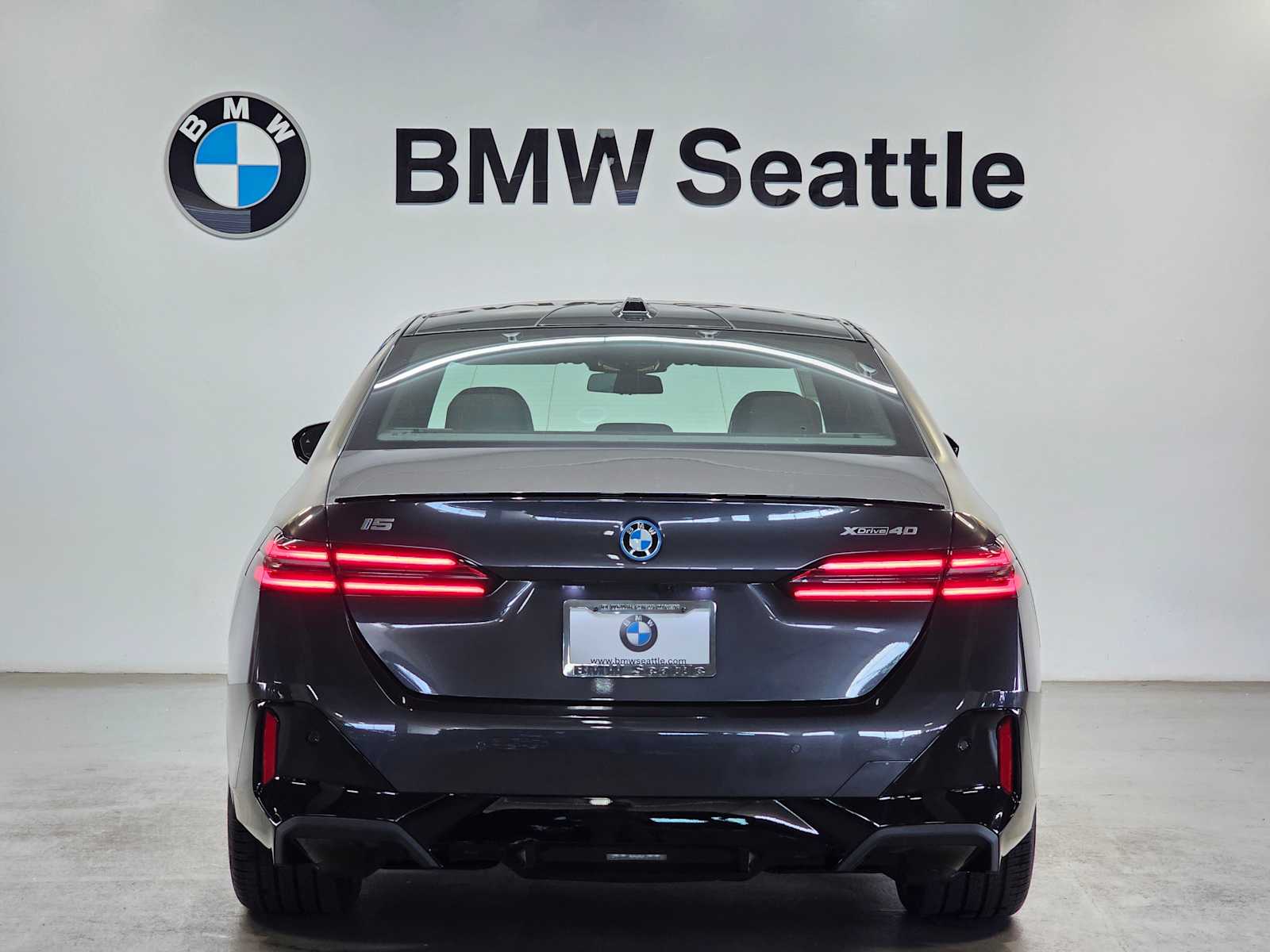 Thumbnail: 2026 BMW i5 - 5