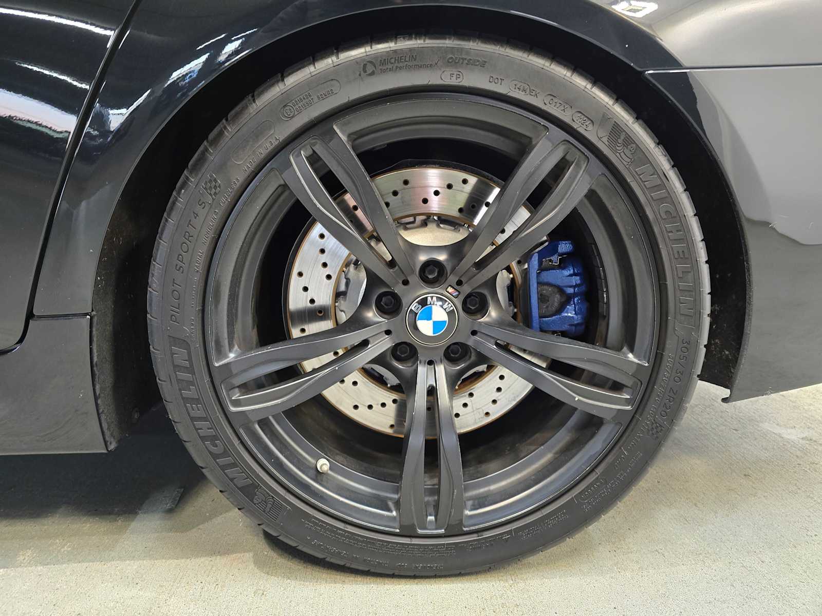 Thumbnail: 2015 BMW M5 - 8