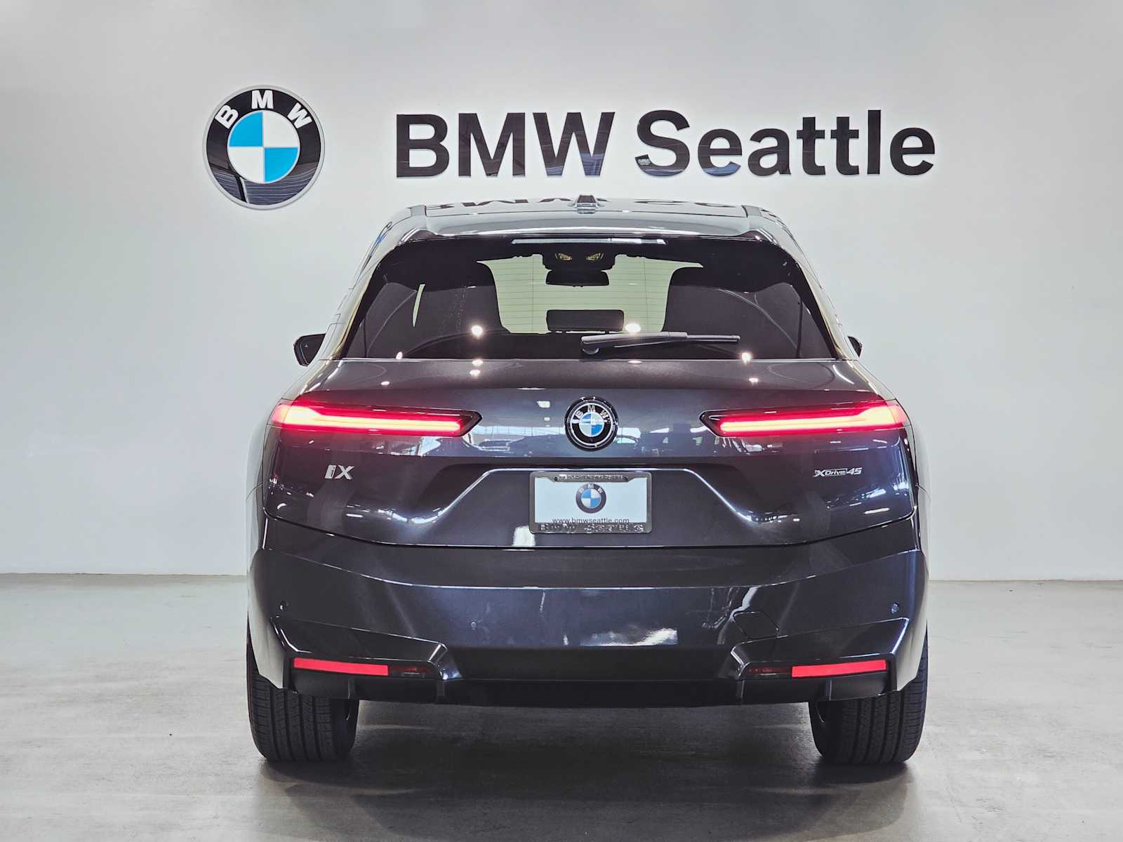 Thumbnail: 2026 BMW iX - 5