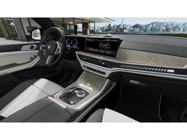 Thumbnail: 2026 BMW X7 - 14