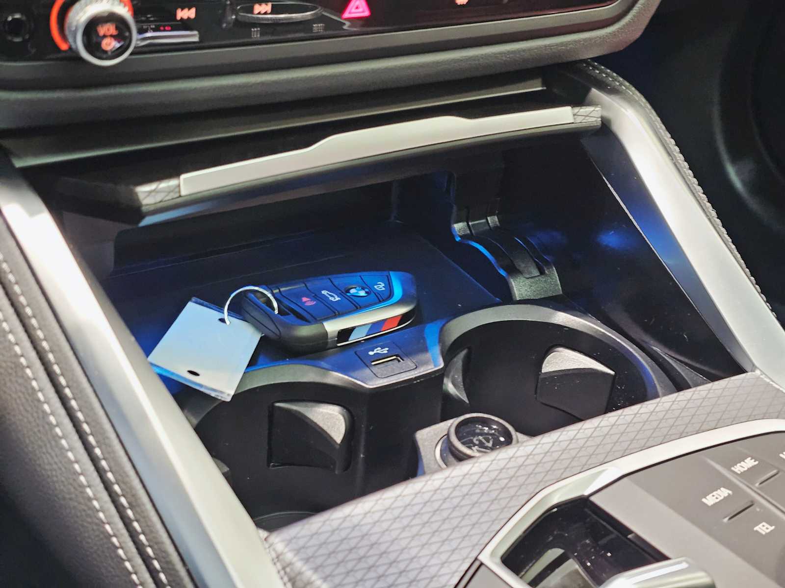 Thumbnail: 2025 BMW i4 - 19