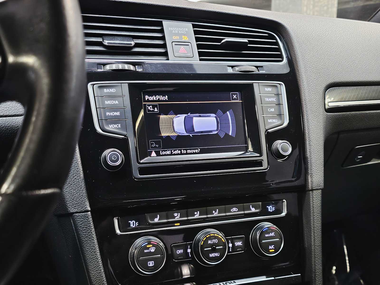 Thumbnail: 2015 Volkswagen Golf - 13