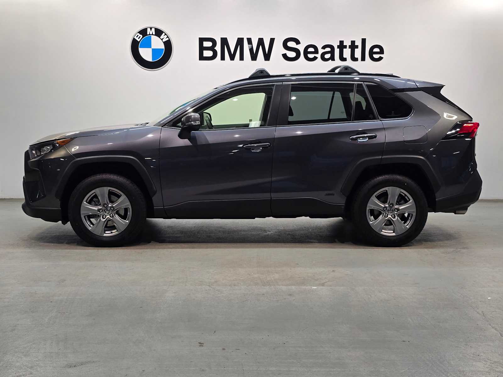 Thumbnail: 2022 Toyota RAV4 - 3