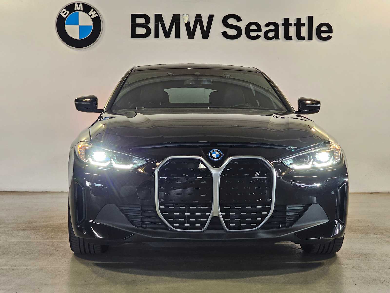 Thumbnail: 2023 BMW i4 - 6