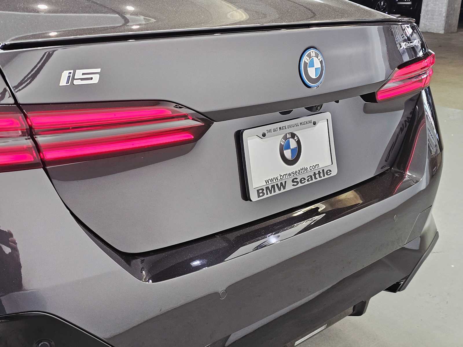 Thumbnail: 2026 BMW i5 - 7