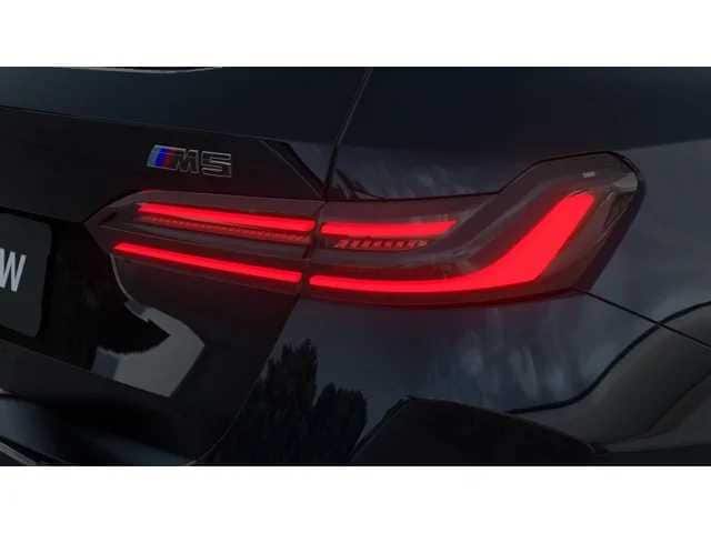 Thumbnail: 2027 BMW M5 - 8