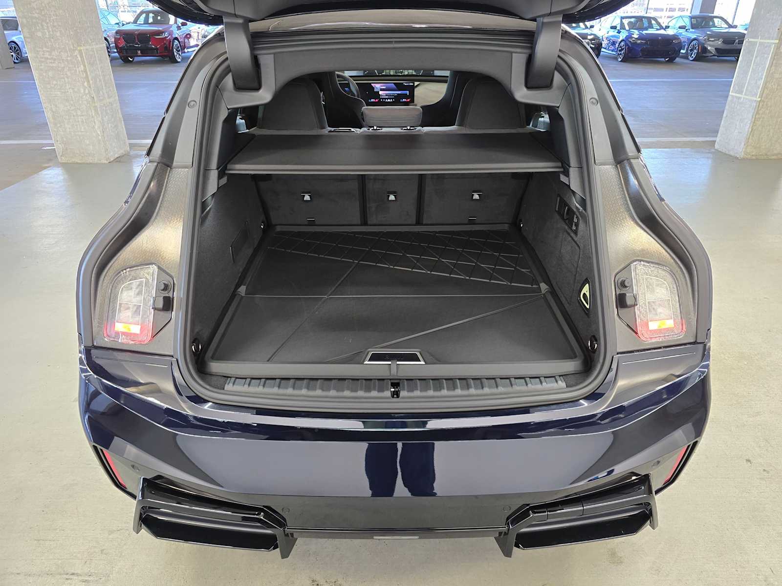 Thumbnail: 2026 BMW iX - 31