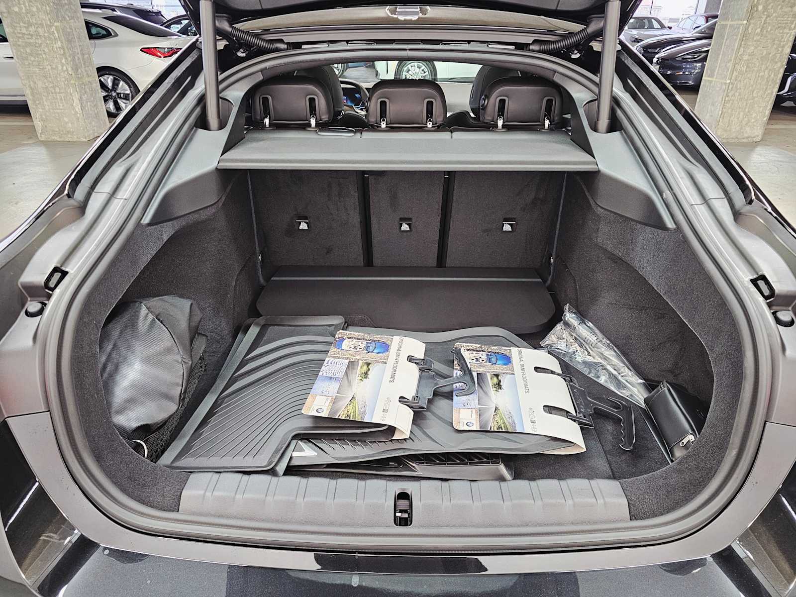 Thumbnail: 2025 BMW i4 - 28