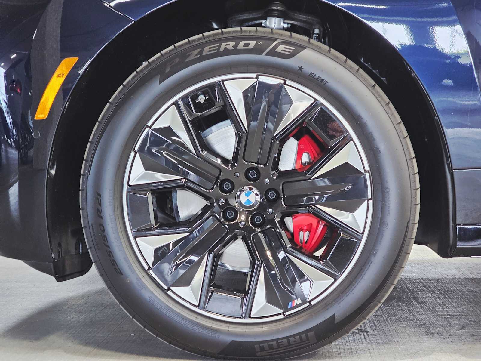 Thumbnail: 2026 BMW iX - 8