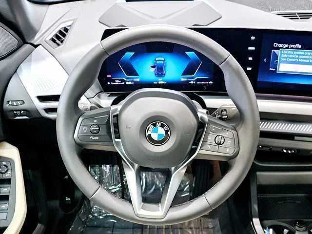 Thumbnail: 2025 BMW 2 Series - 11