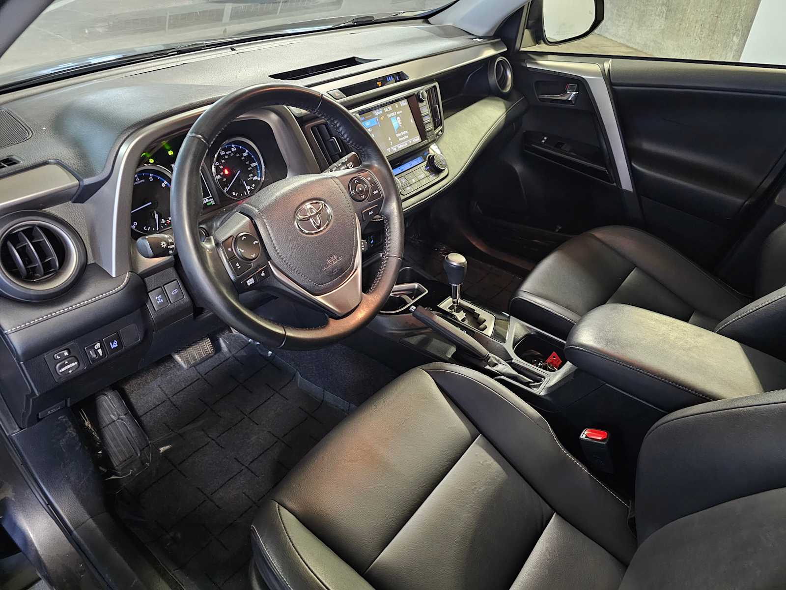 Thumbnail: 2018 Toyota RAV4 - 2