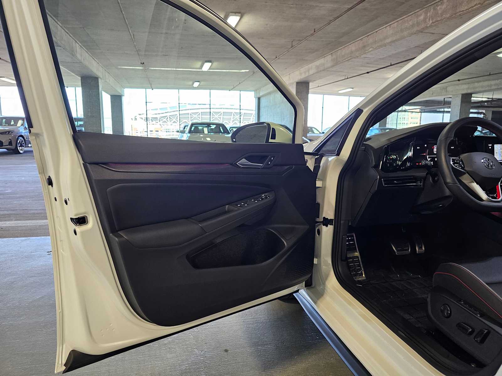 Thumbnail: 2024 Volkswagen Golf - 28