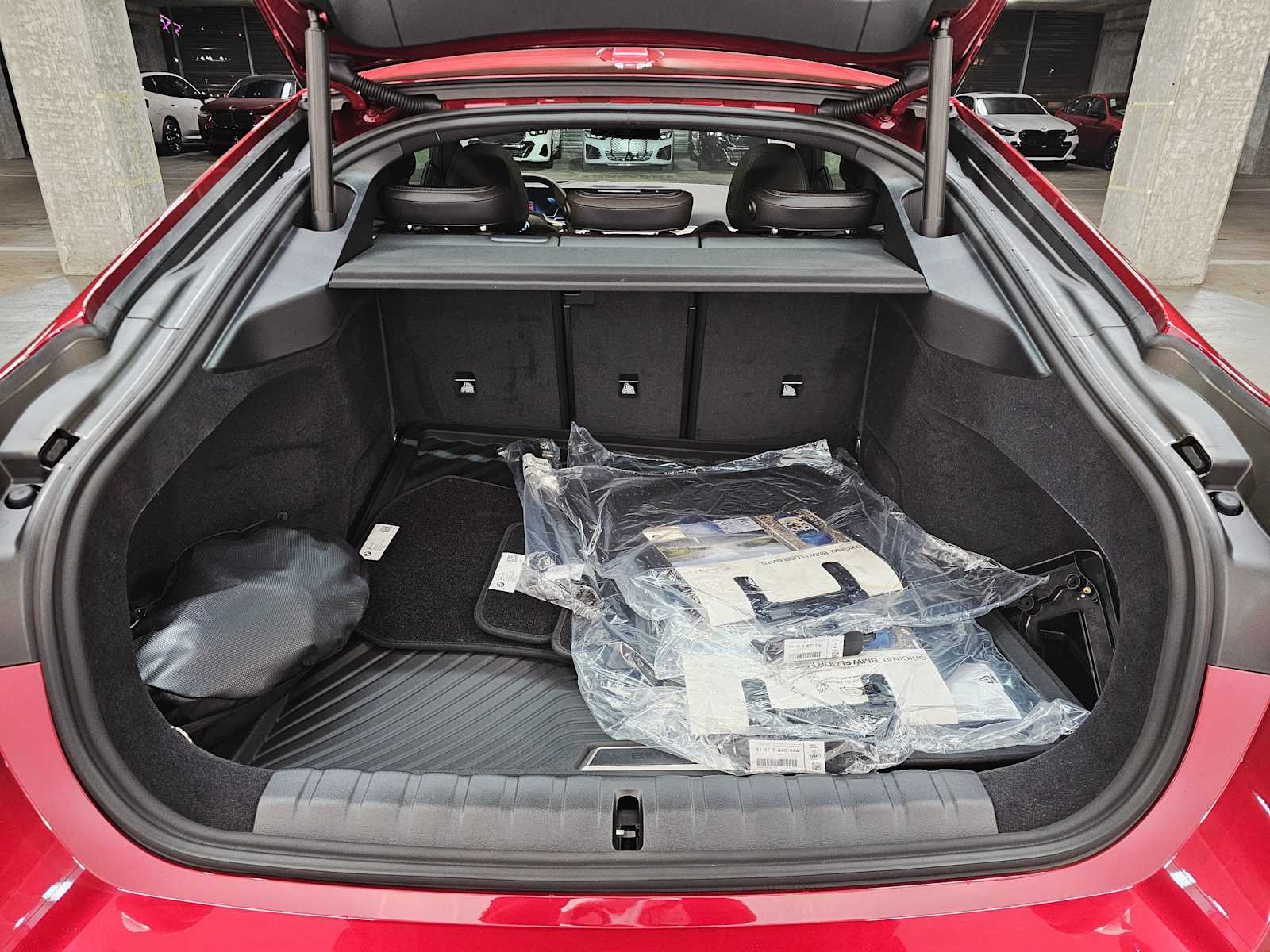 Thumbnail: 2025 BMW i4 - 28