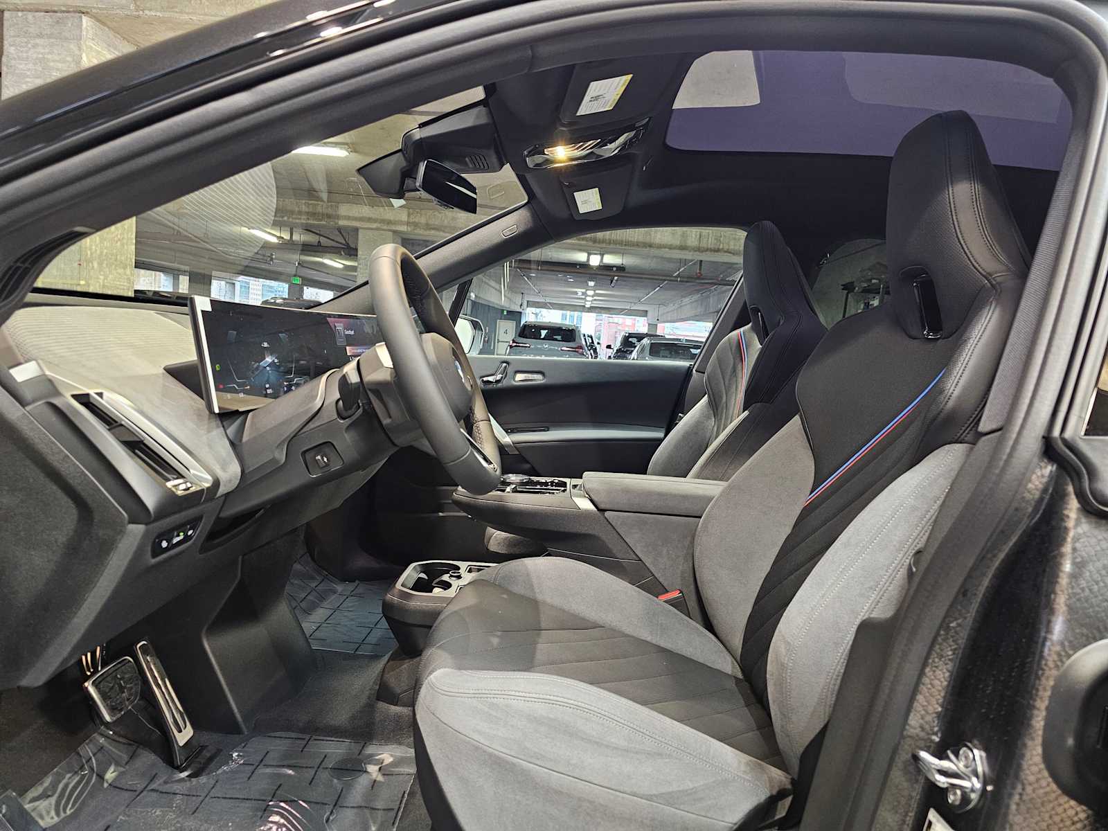 Thumbnail: 2026 BMW iX - 21