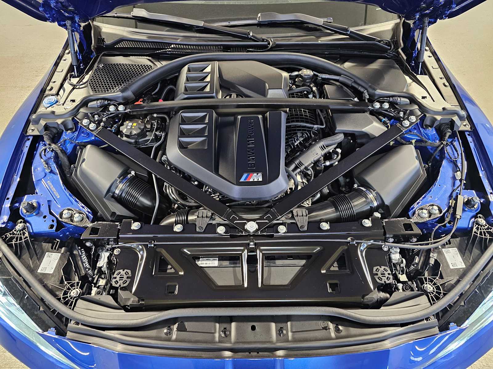 Thumbnail: 2025 BMW M3 - 9