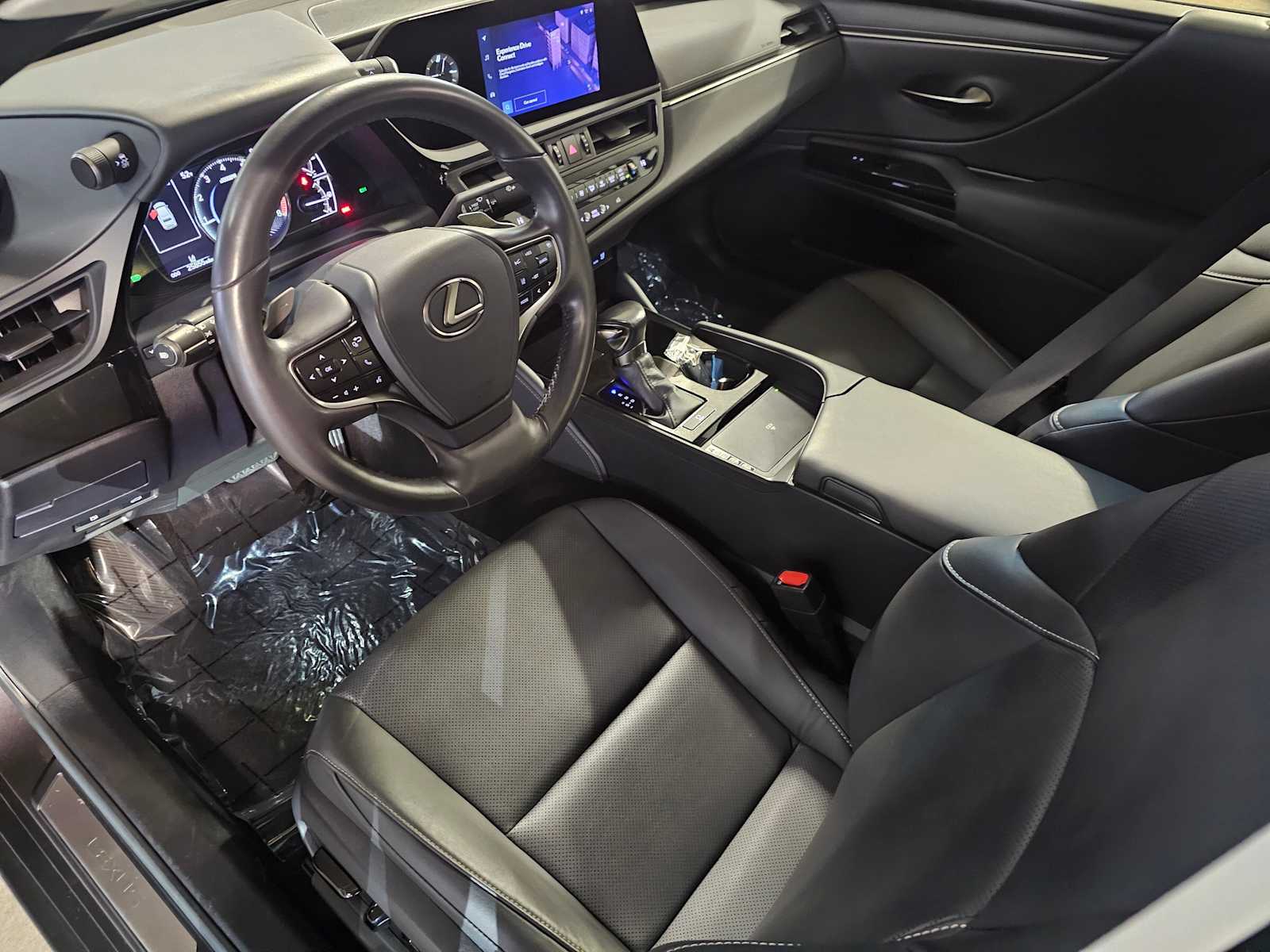 Thumbnail: 2023 Lexus ES - 2