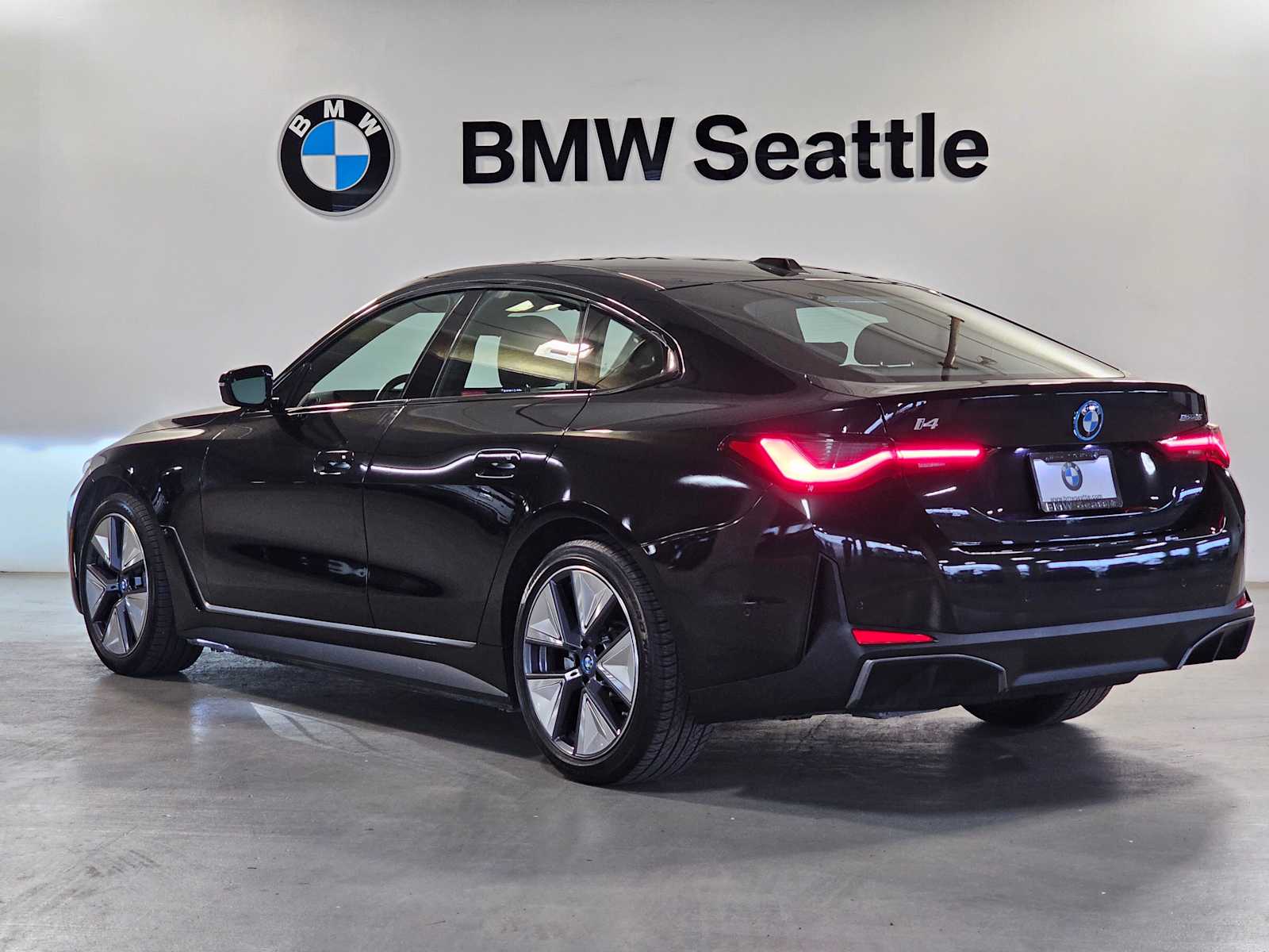 Thumbnail: 2023 BMW i4 - 4
