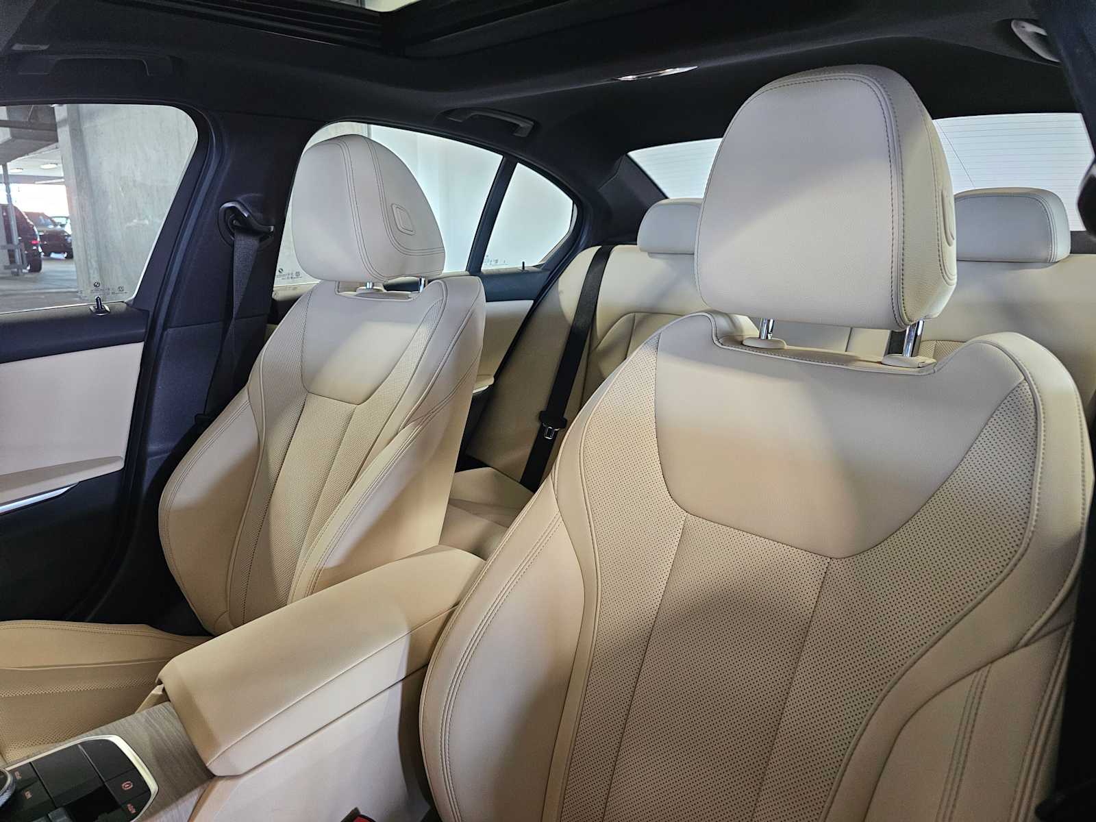 Thumbnail: 2025 BMW 3 Series - 34