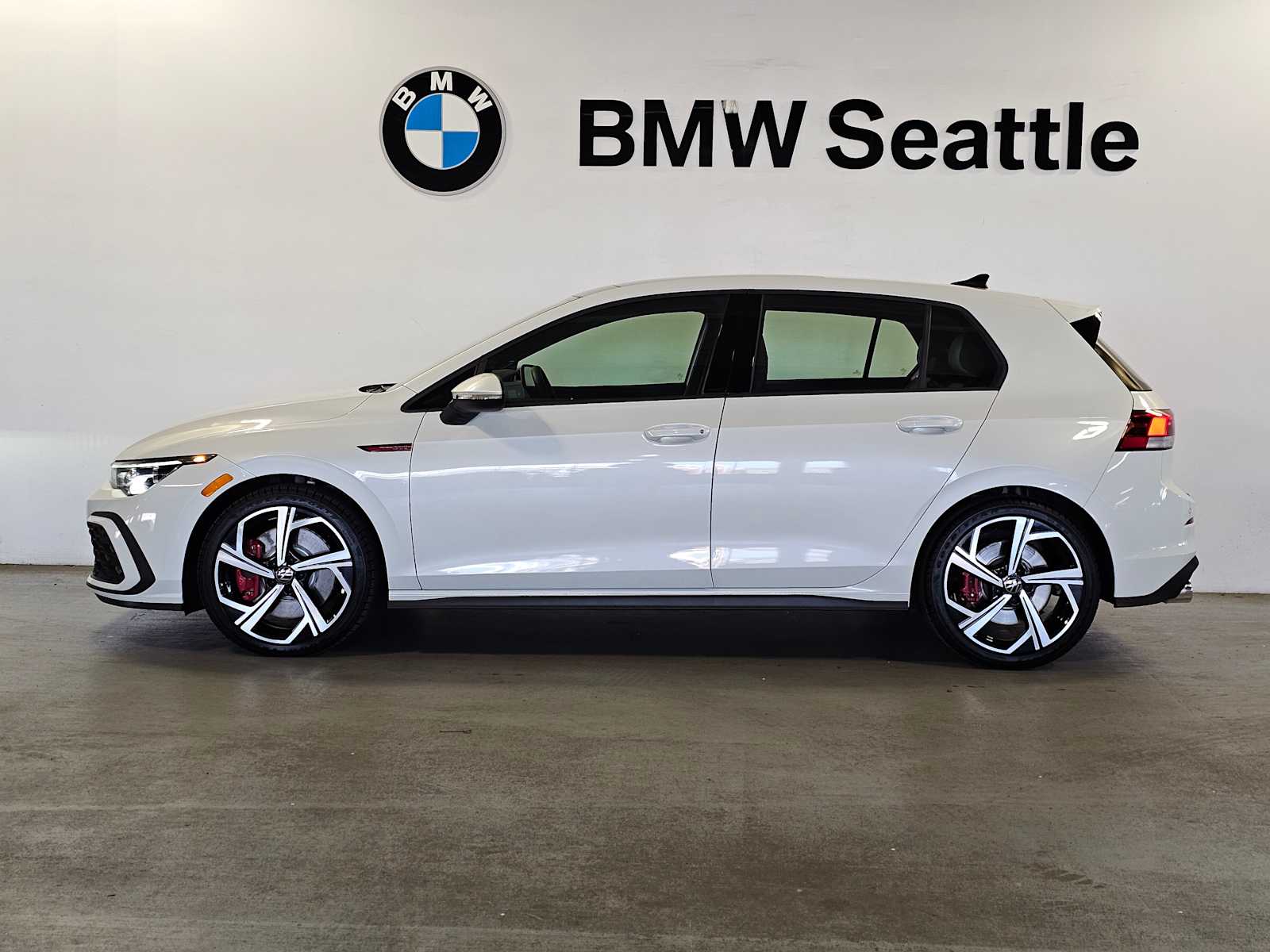 Thumbnail: 2024 Volkswagen Golf - 3