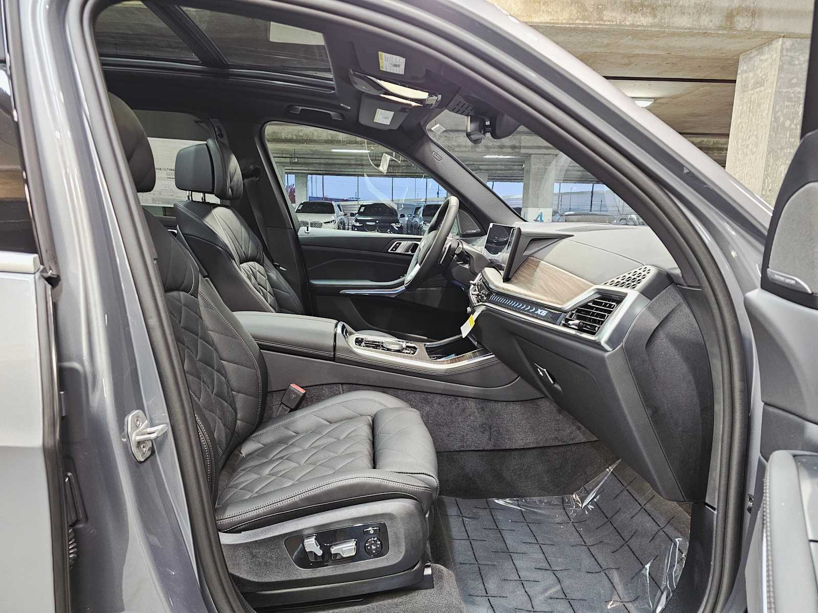 Thumbnail: 2026 BMW X5 - 27