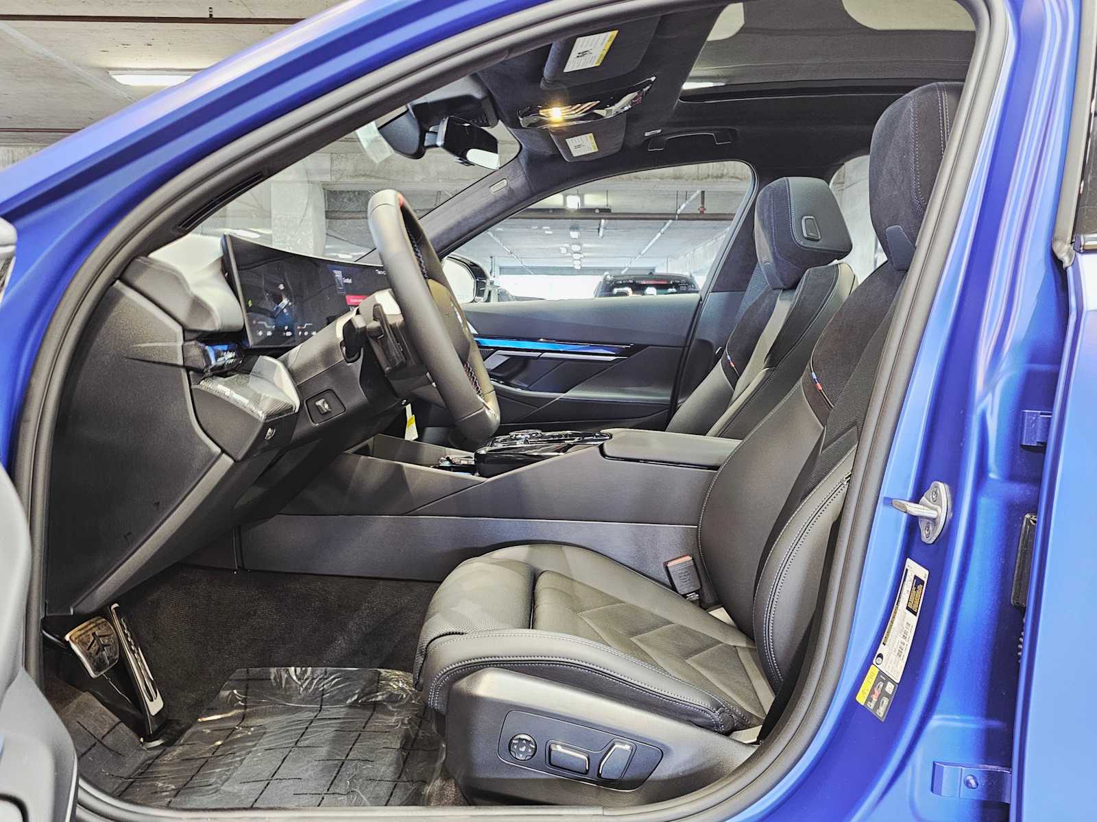 Thumbnail: 2025 BMW i5 - 23