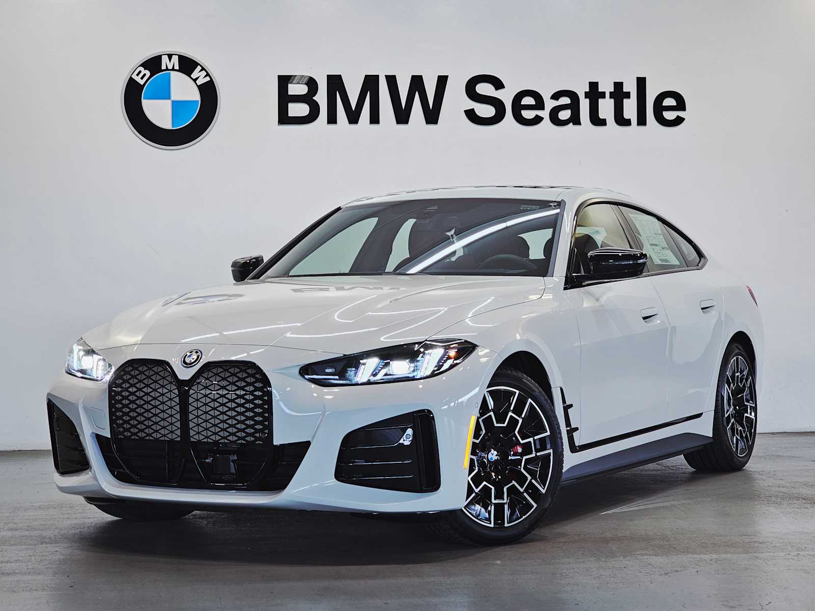 Thumbnail: 2025 BMW i4 - 1