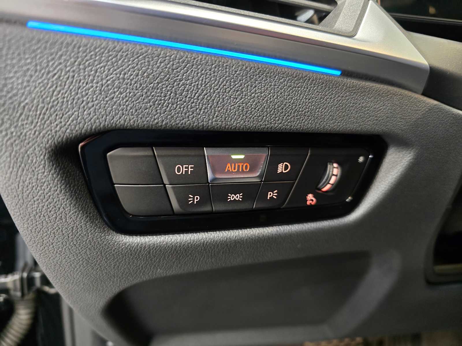 Thumbnail: 2023 BMW i4 - 19