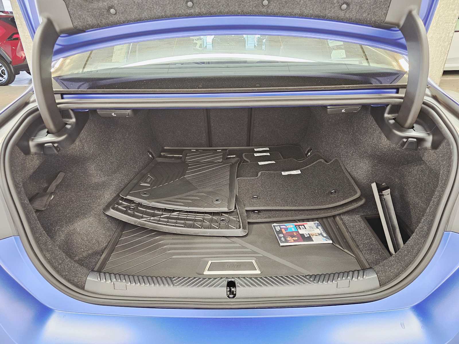 Thumbnail: 2025 BMW i5 - 28