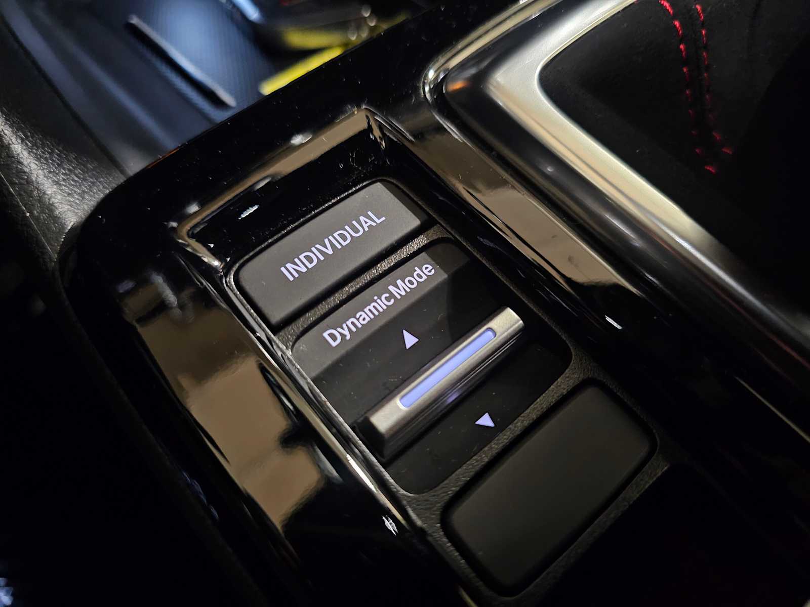 Thumbnail: 2025 Acura Integra - 25