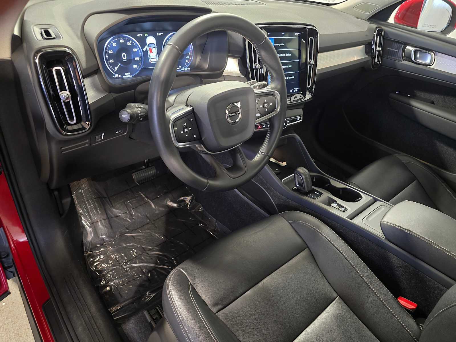 Thumbnail: 2019 Volvo XC40 - 2