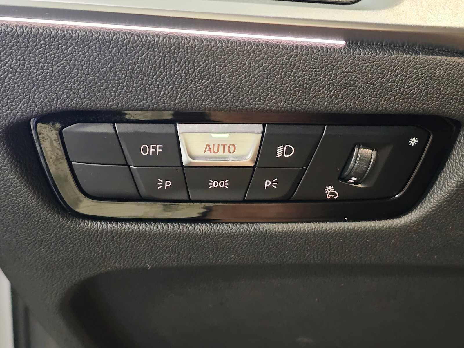 2023 BMW 3 Series 330i xDrive 24