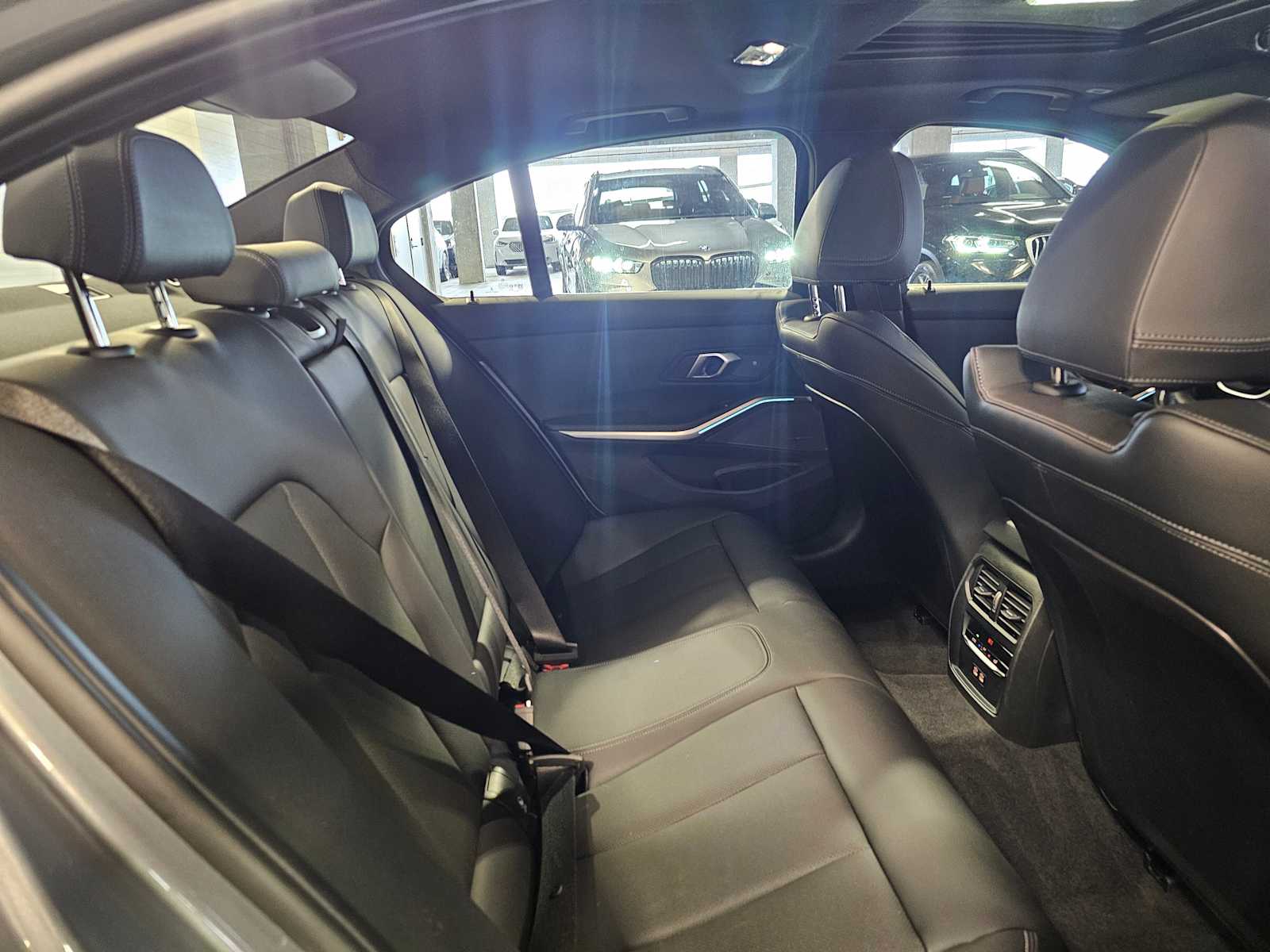 Thumbnail: 2025 BMW 3 Series - 39