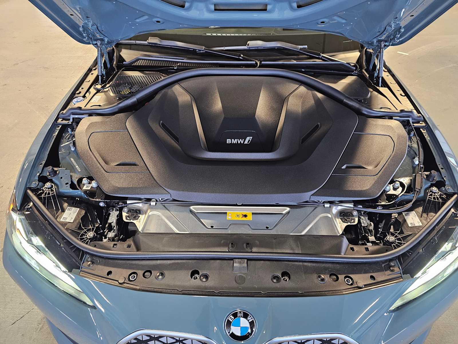 Thumbnail: 2026 BMW i4 - 9