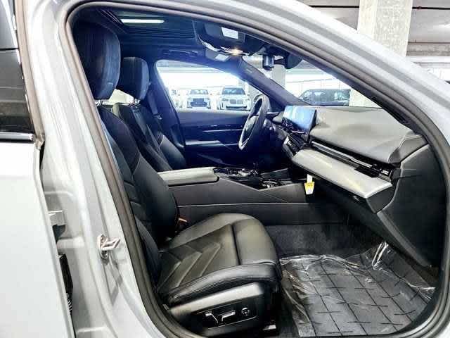 Thumbnail: 2025 BMW 5 Series - 27