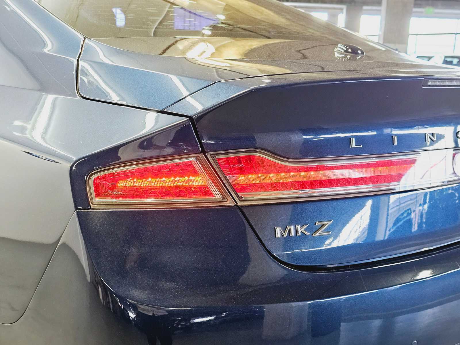 2017 Lincoln MKZ Select 29